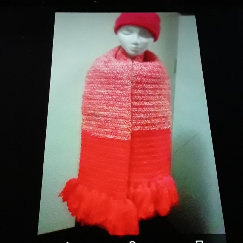 Hat and scarf set